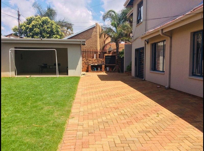 6 Bedroom Property for Sale in Lenasia South Gauteng