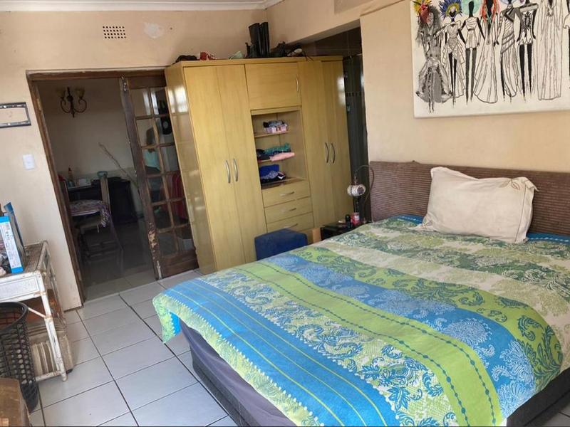 6 Bedroom Property for Sale in Orange Grove Gauteng