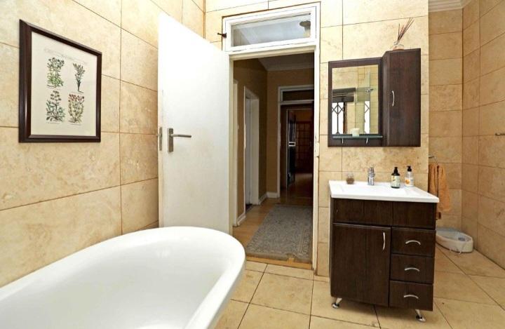 3 Bedroom Property for Sale in Parkhurst Gauteng