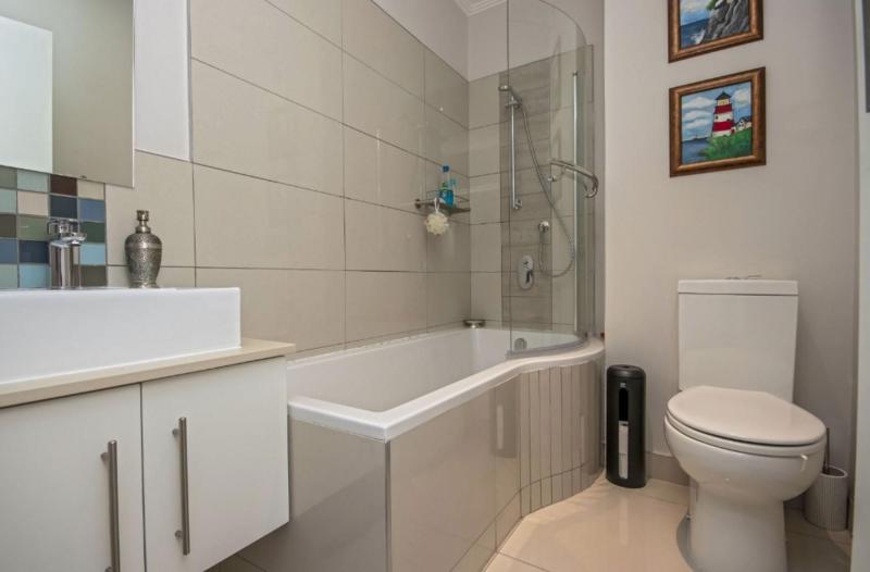 2 Bedroom Property for Sale in Rosebank Gauteng