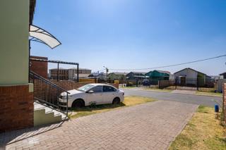 2 Bedroom Property for Sale in South Hills Gauteng