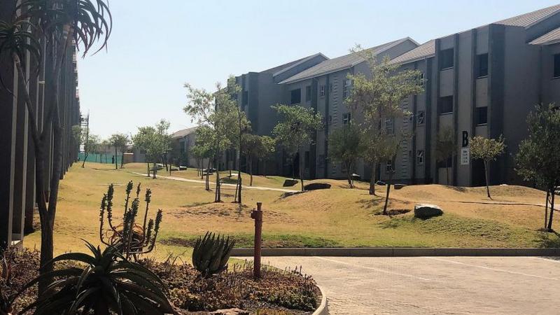 2 Bedroom Property for Sale in Blue Hills Gauteng