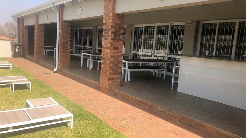 2 Bedroom Property for Sale in Blue Hills Gauteng