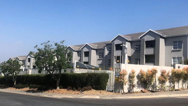 2 Bedroom Property for Sale in Blue Hills Gauteng