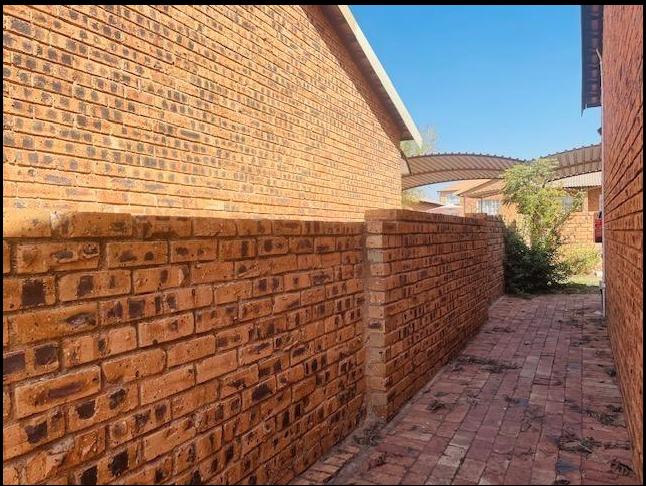 3 Bedroom Property for Sale in Noordwyk Gauteng