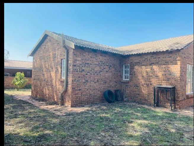 3 Bedroom Property for Sale in Noordwyk Gauteng
