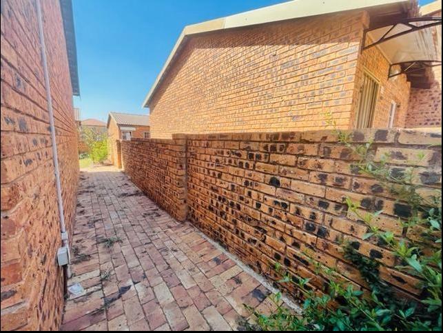 3 Bedroom Property for Sale in Noordwyk Gauteng