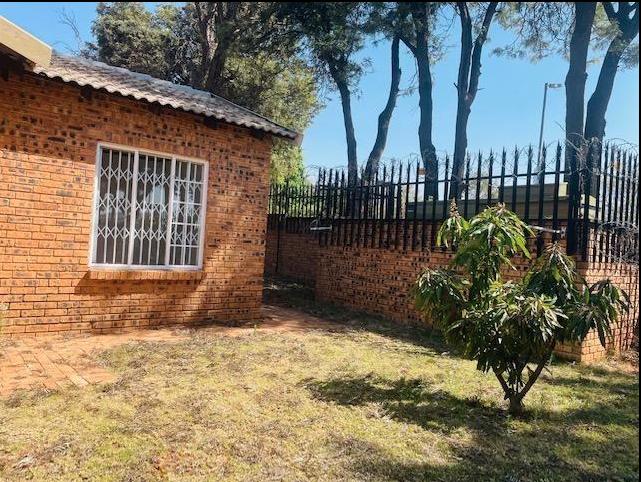 3 Bedroom Property for Sale in Noordwyk Gauteng