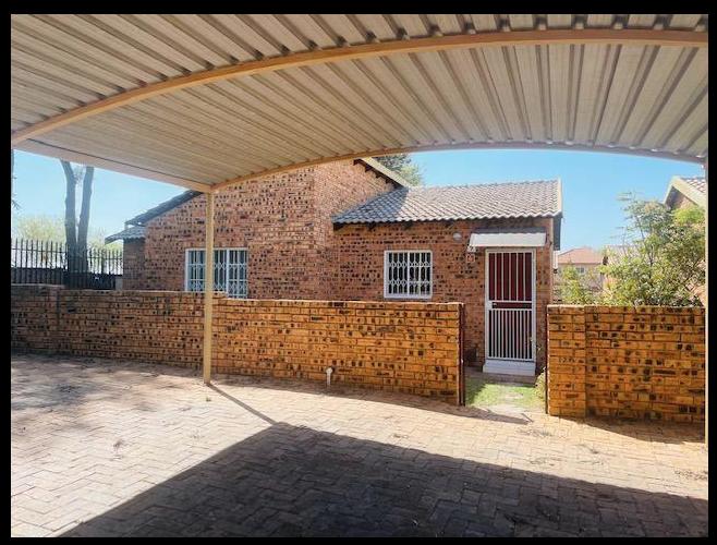 3 Bedroom Property for Sale in Noordwyk Gauteng