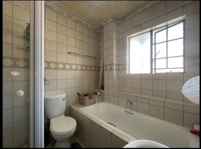 2 Bedroom Property for Sale in Noordwyk Gauteng
