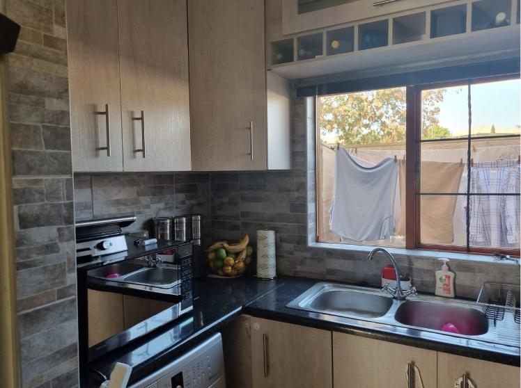 2 Bedroom Property for Sale in Noordwyk Gauteng