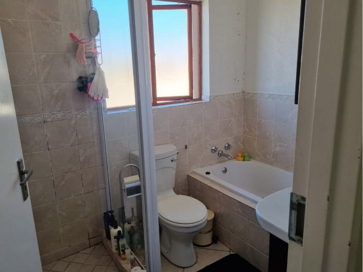 2 Bedroom Property for Sale in Noordwyk Gauteng