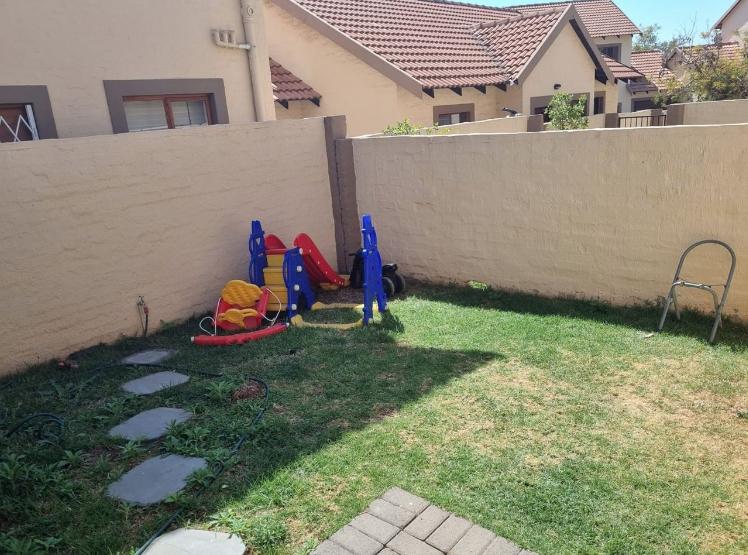 2 Bedroom Property for Sale in Noordwyk Gauteng