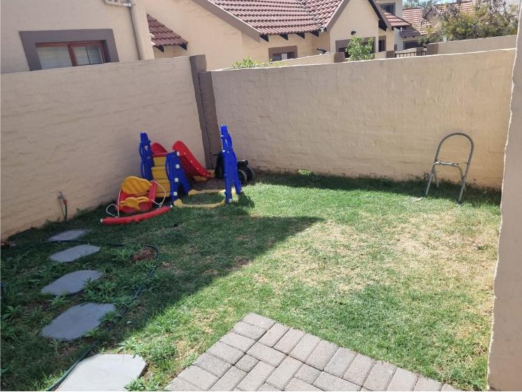 2 Bedroom Property for Sale in Noordwyk Gauteng