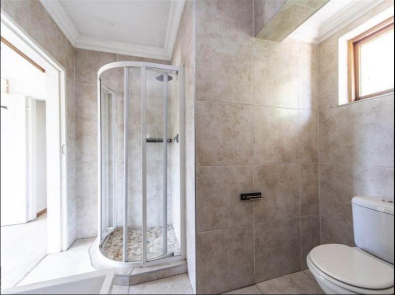 2 Bedroom Property for Sale in Atholl Gauteng