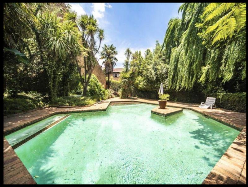 2 Bedroom Property for Sale in Atholl Gauteng