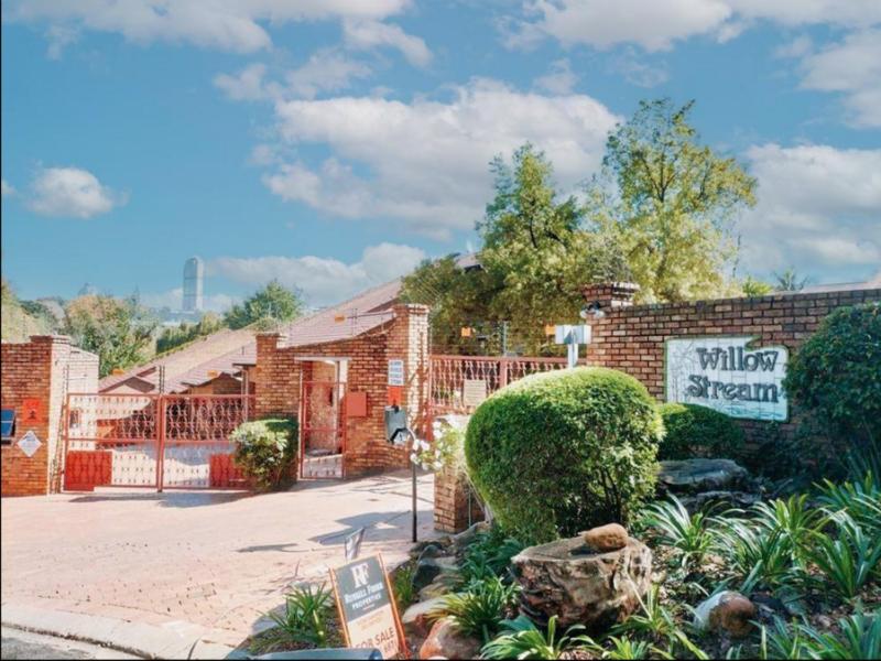 2 Bedroom Property for Sale in Atholl Gardens Gauteng