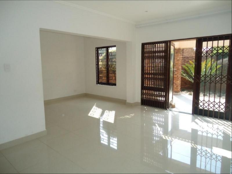 2 Bedroom Property for Sale in Atholl Gardens Gauteng