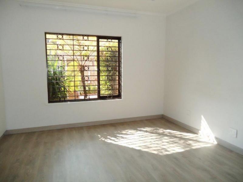2 Bedroom Property for Sale in Atholl Gardens Gauteng