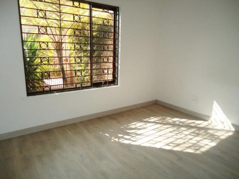 2 Bedroom Property for Sale in Atholl Gardens Gauteng