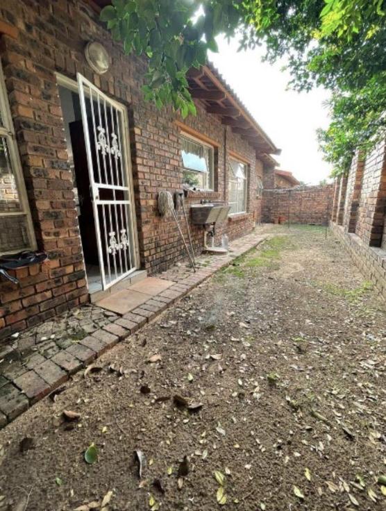 3 Bedroom Property for Sale in Buccleuch Gauteng