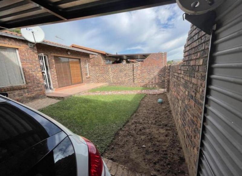 3 Bedroom Property for Sale in Buccleuch Gauteng