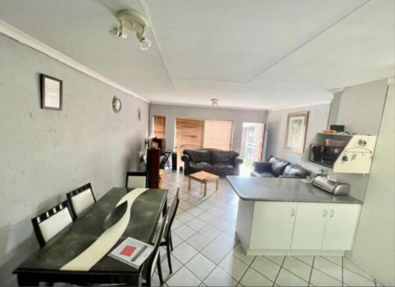 3 Bedroom Property for Sale in Buccleuch Gauteng