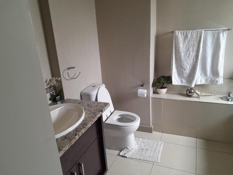 3 Bedroom Property for Sale in Wendywood Gauteng