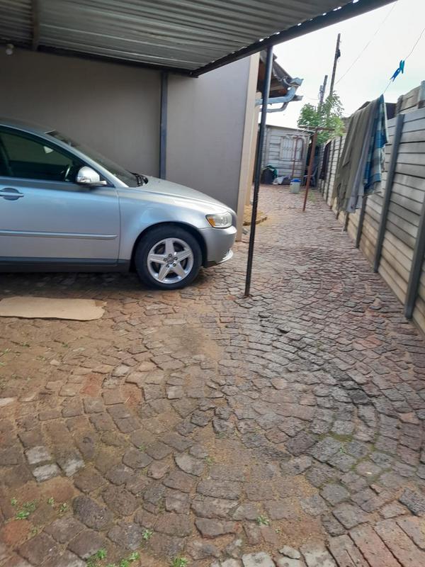 4 Bedroom Property for Sale in Daveyton Gauteng