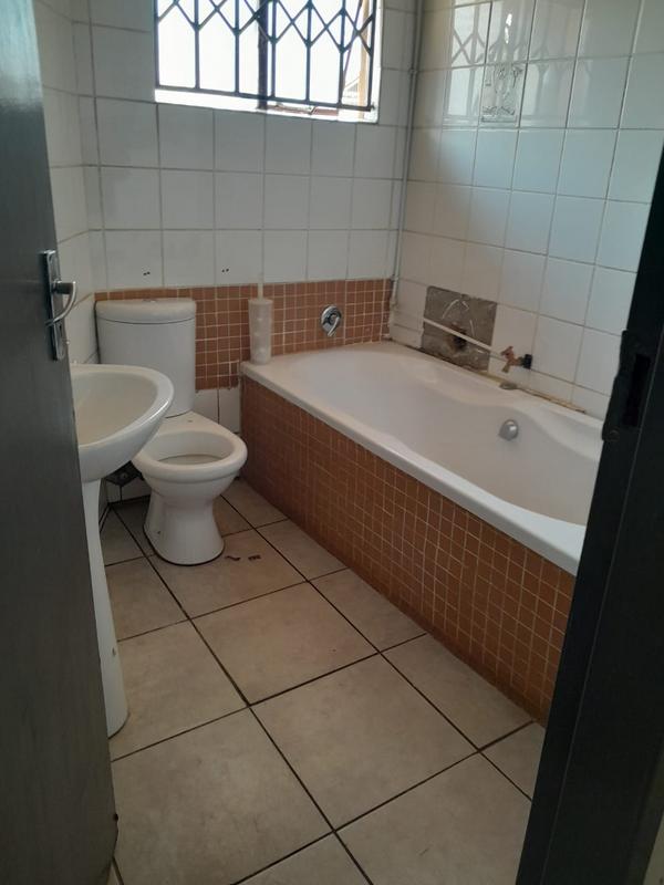 4 Bedroom Property for Sale in Daveyton Gauteng