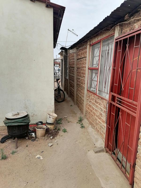 2 Bedroom Property for Sale in Daveyton Gauteng
