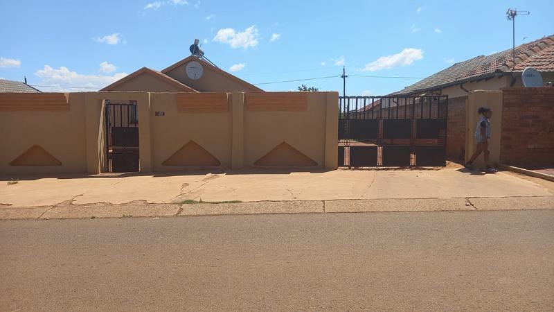 2 Bedroom Property for Sale in Lawley Gauteng