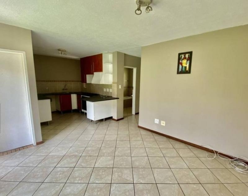 2 Bedroom Property for Sale in Erand Gardens Gauteng