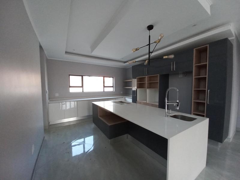 5 Bedroom Property for Sale in Savannah Country Estate Gauteng