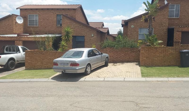 2 Bedroom Property for Sale in Honeypark Gauteng