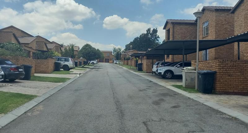 2 Bedroom Property for Sale in Honeypark Gauteng