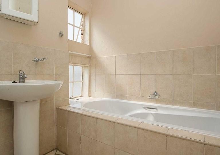 2 Bedroom Property for Sale in Honeypark Gauteng