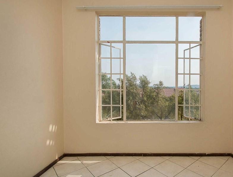 2 Bedroom Property for Sale in Honeypark Gauteng
