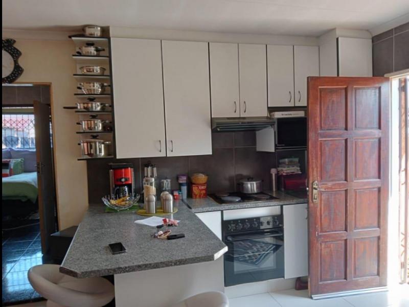 3 Bedroom Property for Sale in Golden Gardens Gauteng