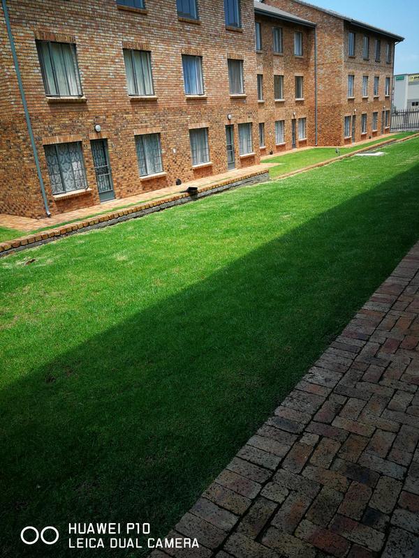 1 Bedroom Property for Sale in Grand Central Gauteng