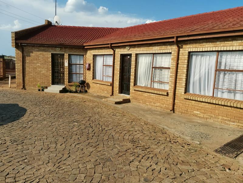 1 Bedroom Property for Sale in Vosloorus Gauteng