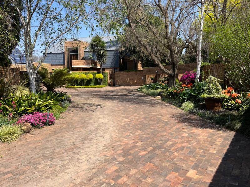 4 Bedroom Property for Sale in Lisdogan Park Gauteng
