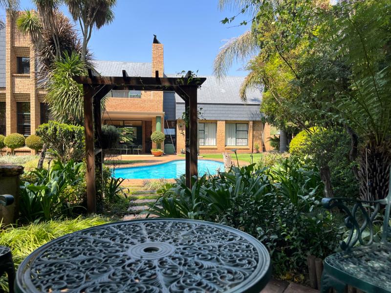 4 Bedroom Property for Sale in Lisdogan Park Gauteng
