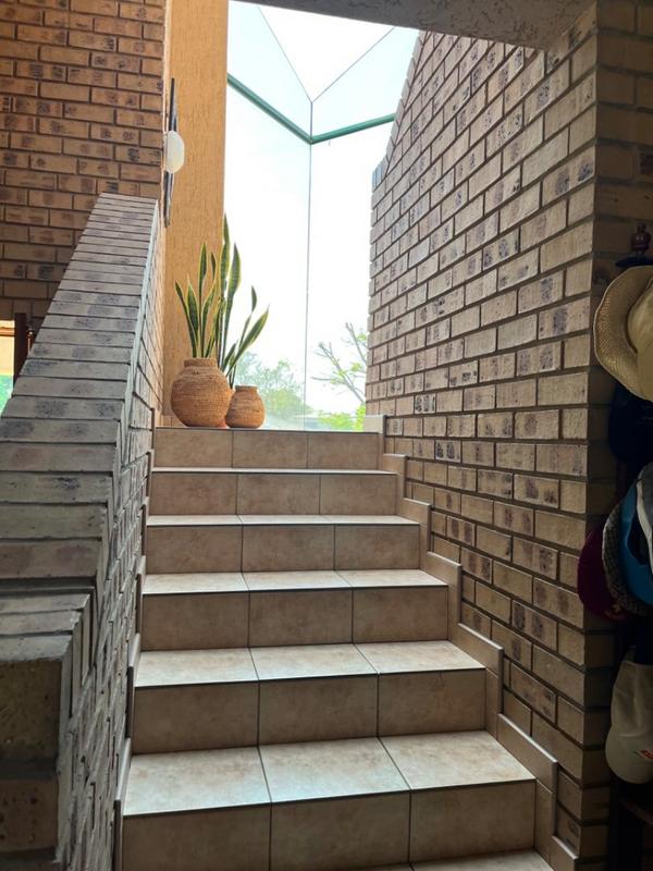 4 Bedroom Property for Sale in Lisdogan Park Gauteng