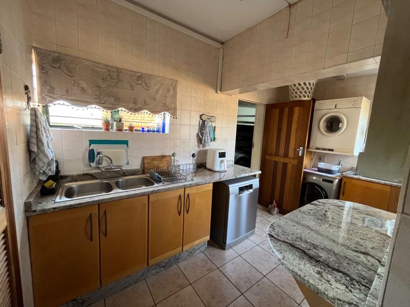 4 Bedroom Property for Sale in Lisdogan Park Gauteng