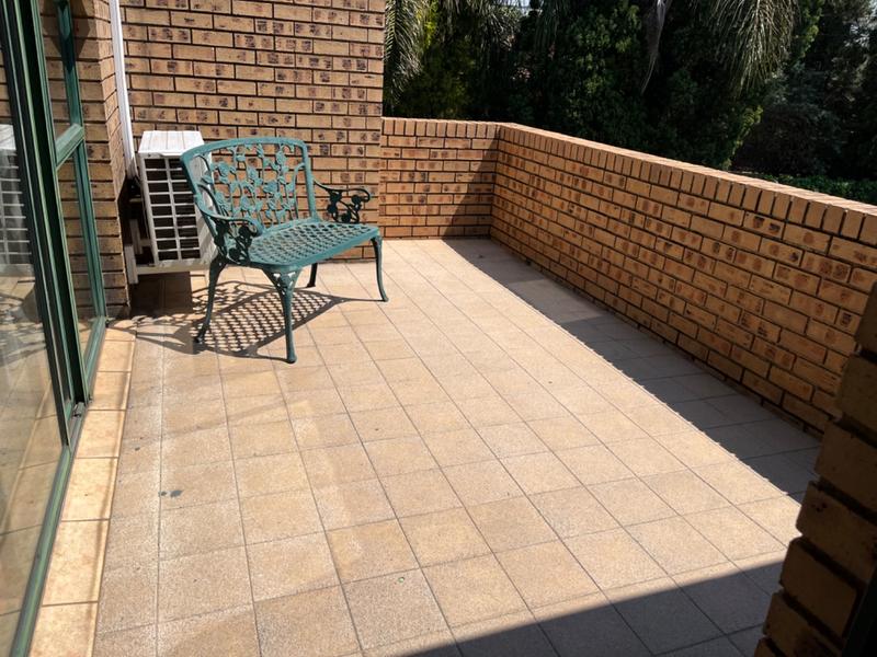 4 Bedroom Property for Sale in Lisdogan Park Gauteng