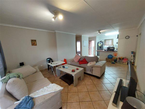 To Let 2 Bedroom Property for Rent in Die Hoewes Gauteng