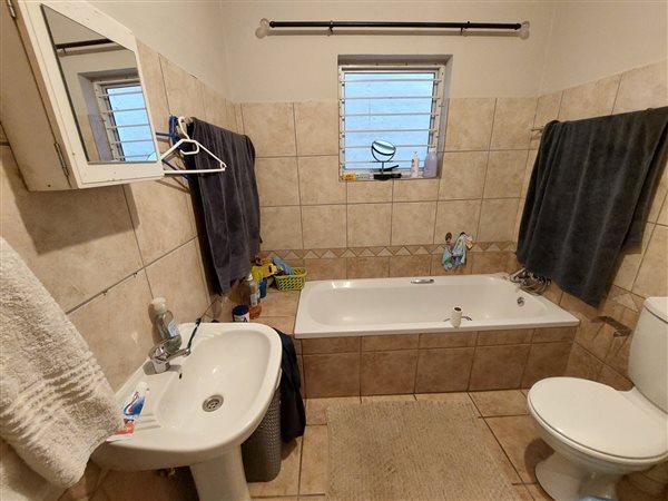 To Let 2 Bedroom Property for Rent in Die Hoewes Gauteng