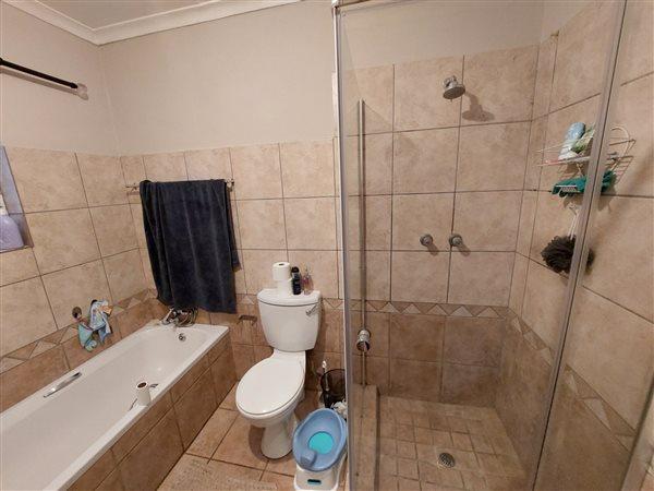To Let 2 Bedroom Property for Rent in Die Hoewes Gauteng