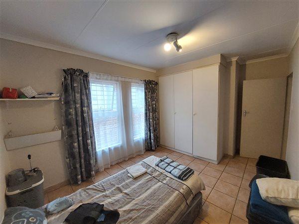 To Let 2 Bedroom Property for Rent in Die Hoewes Gauteng